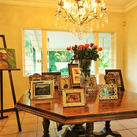 Vair'S Place Guest House In Sandton Paulshof - Apartment, Lux Suites & Spa جوهانسبورغ المظهر الخارجي الصورة