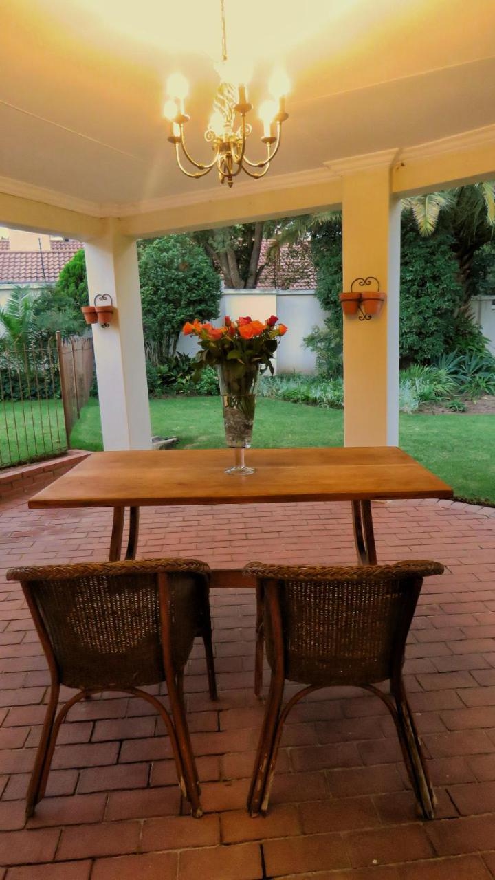 Vair'S Place Guest House In Sandton Paulshof - Apartment, Lux Suites & Spa جوهانسبورغ المظهر الخارجي الصورة