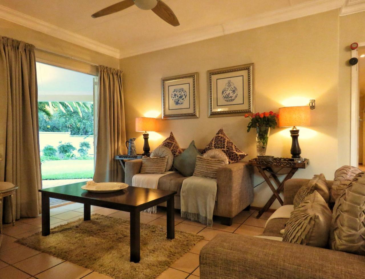 Vair'S Place Guest House In Sandton Paulshof - Apartment, Lux Suites & Spa جوهانسبورغ المظهر الخارجي الصورة